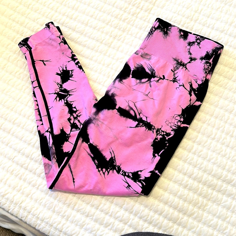 NWOT medium leggings